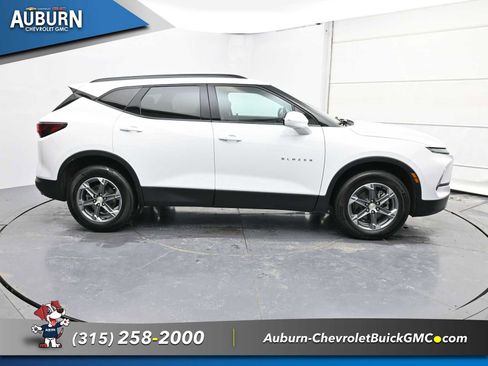 Used 2023 Chevrolet Blazer LT w/ Convenience Package image 11