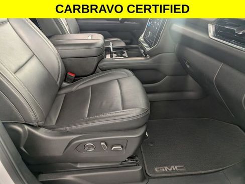 Certified 2025 GMC Yukon XL Denali AWD/4WD image 33