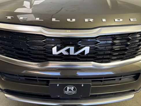 Used 2022 Kia Telluride EX w/ EX Premium Package FWD image 27