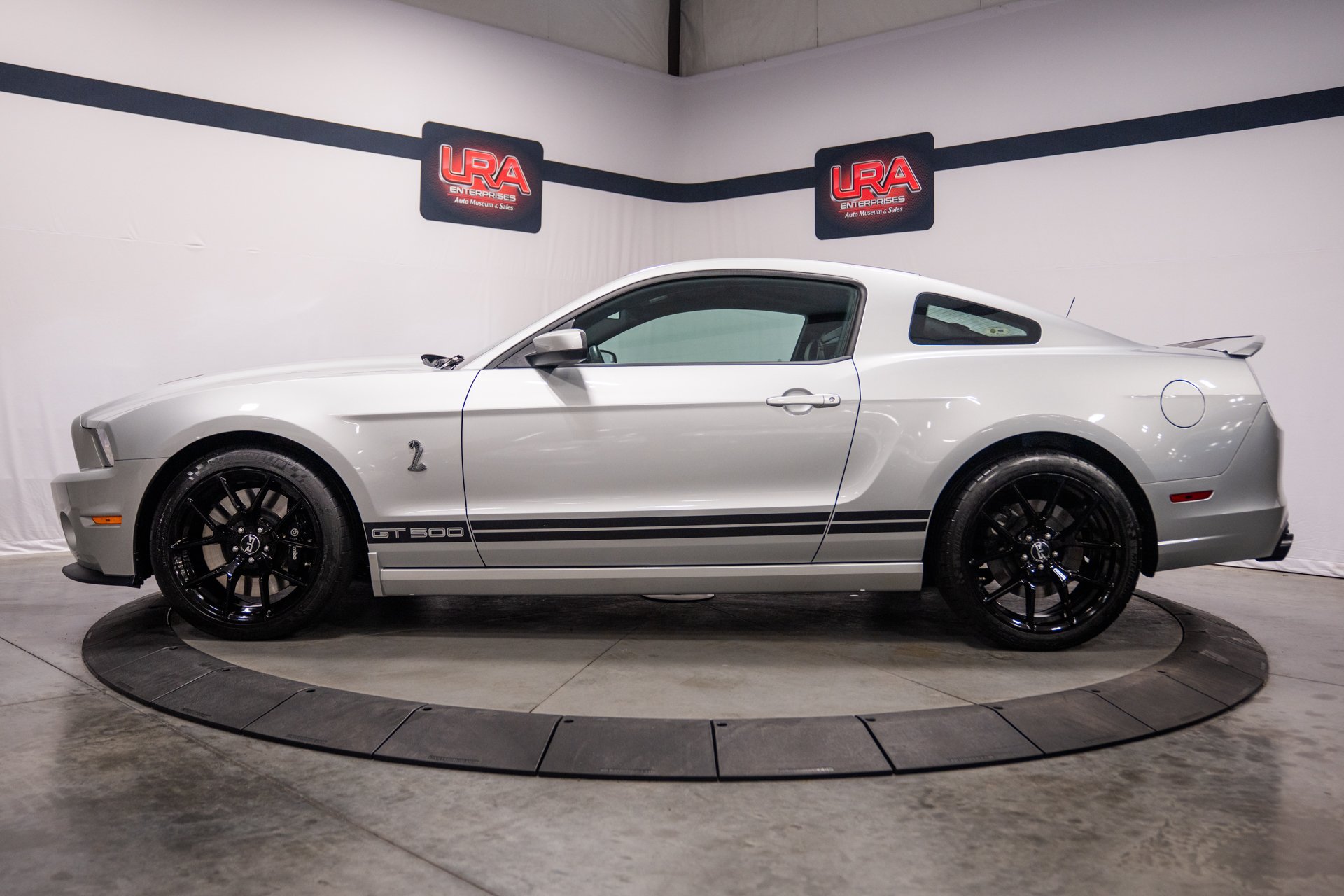 Used 2013 Ford Mustang Shelby GT500 RWD image 7