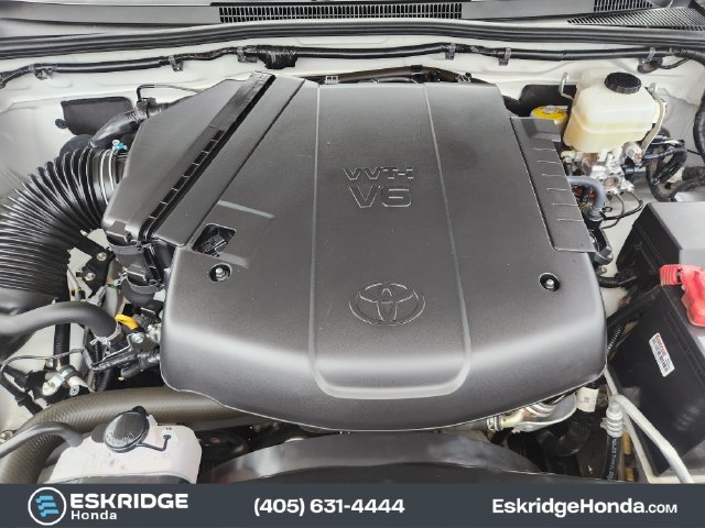 Used 2015 Toyota Tacoma 4x4 Access Cab V6 w/ TRD Off-Road Package image 30