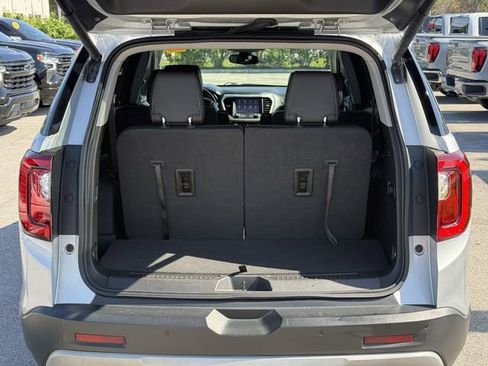Used 2020 GMC Acadia SLT w/ Driver Alert Package II FWD image 12