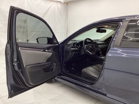 Used 2017 Honda Civic Touring image 16