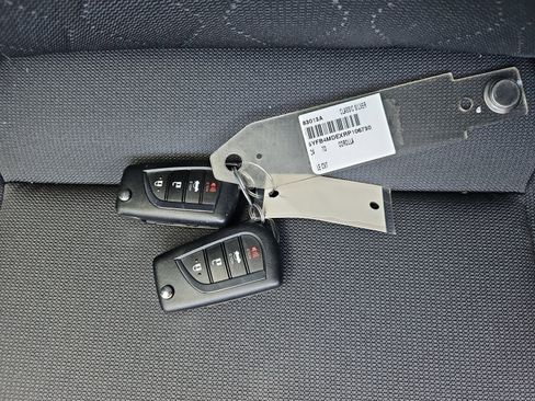 Used 2024 Toyota Corolla LE FWD image 19