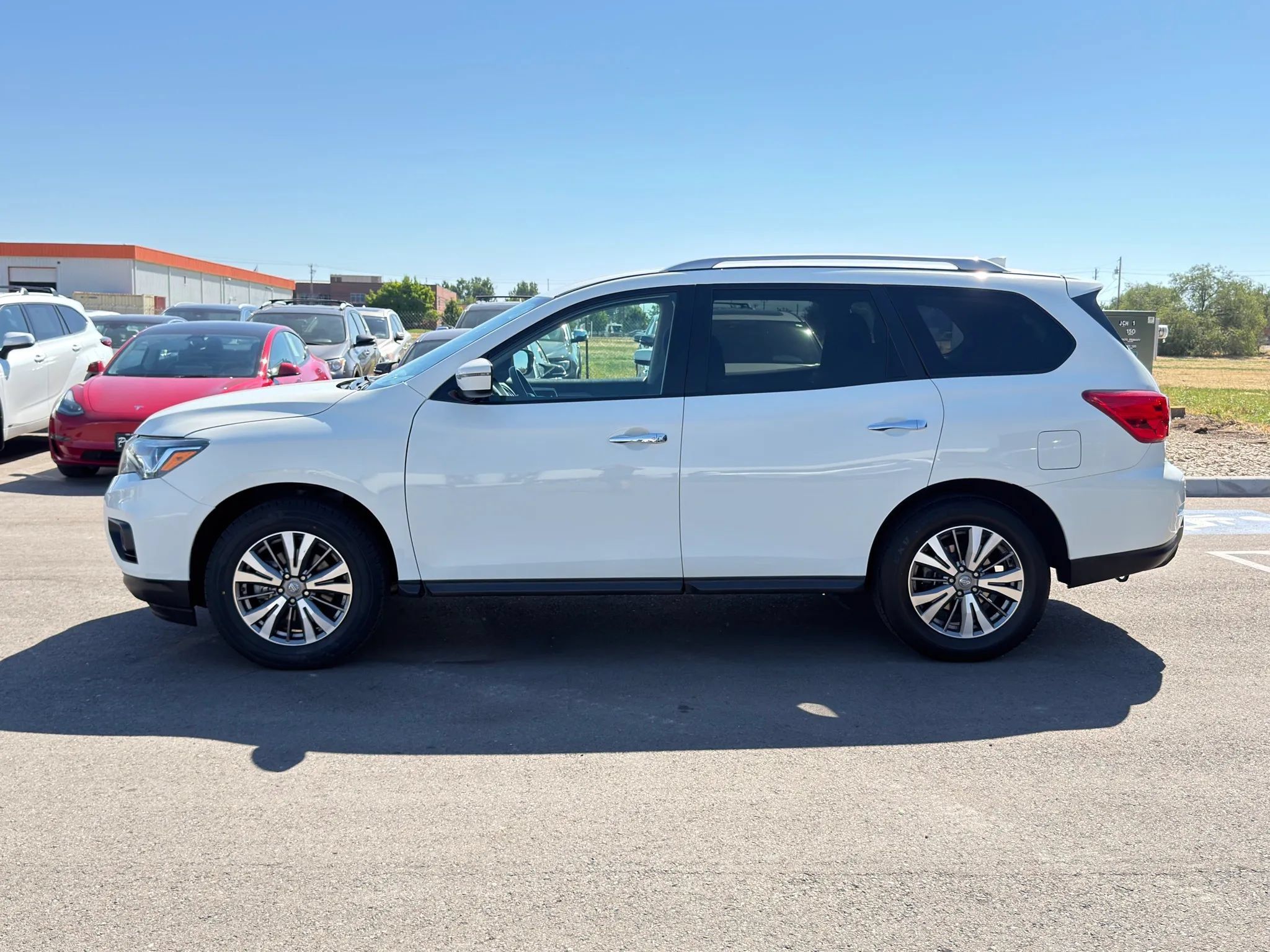 Used 2020 Nissan Pathfinder SV AWD/4WD image 8