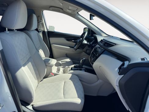 Used 2021 Nissan Rogue Sport SV FWD image 19