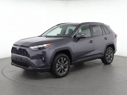 Used 2023 Toyota RAV4 XLE Premium AWD/4WD image 38