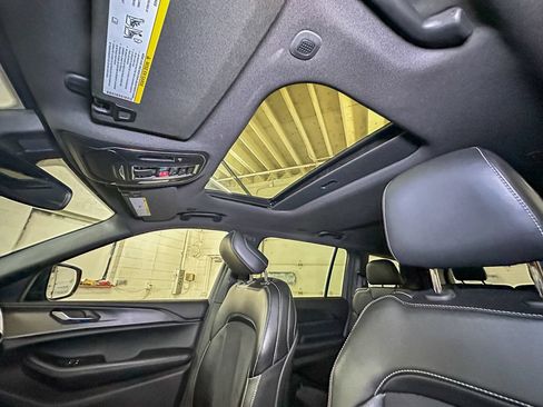Used 2024 Jeep Grand Cherokee L Altitude AWD/4WD image 28