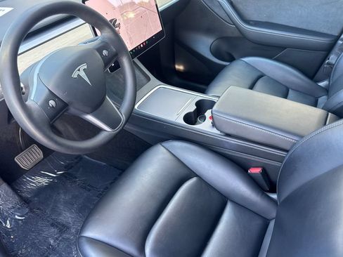 Used 2021 Tesla Model Y Long Range AWD/4WD image 9
