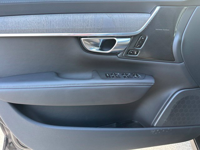 Certified 2025 Volvo V90 B6 Cross Country Ultra AWD/4WD image 16