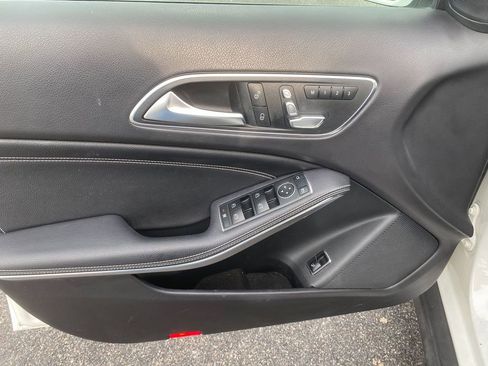 Used 2020 Mercedes-Benz GLA 250 w/ Convenience Package image 11