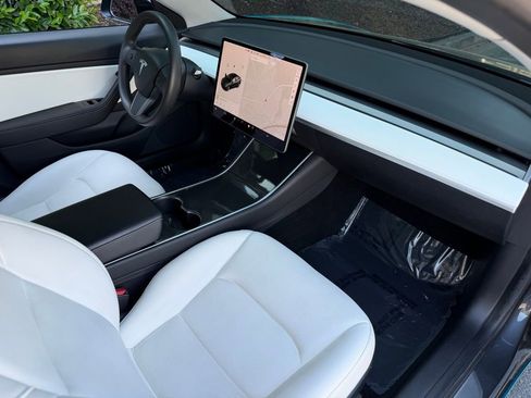 Used 2020 Tesla Model 3 Long Range AWD/4WD image 32