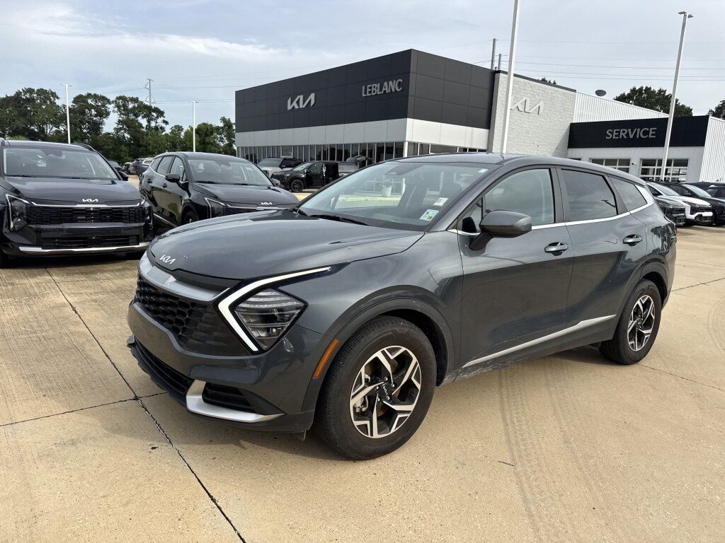 Certified 2024 Kia Sportage LX FWD image 3