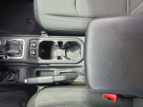 Used 2020 Jeep Wrangler Sport AWD/4WD image 20