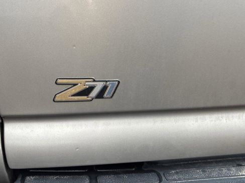 Used 2002 Chevrolet Suburban Z71 image 27