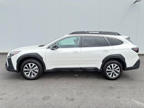 Certified 2025 Subaru Outback Premium AWD/4WD image 10