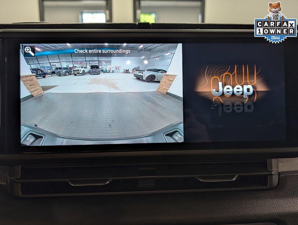 Used 2025 Jeep Gladiator Sport AWD/4WD image 13