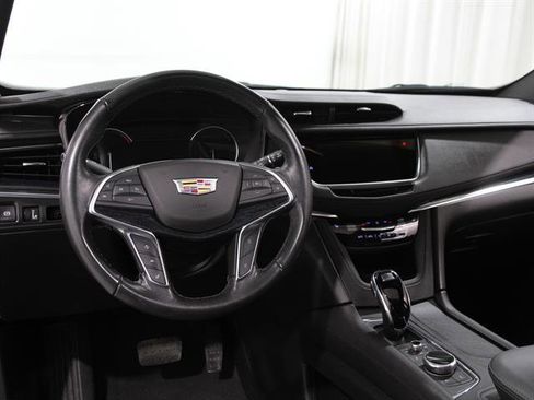 Certified 2023 Cadillac XT5 Premium Luxury image 6