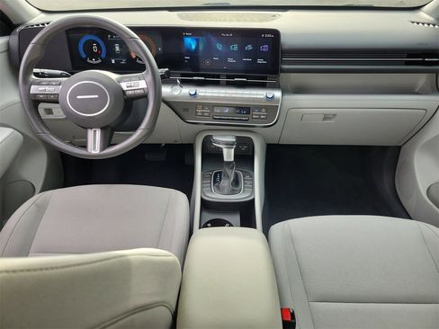 Used 2025 Hyundai Kona SEL image 11