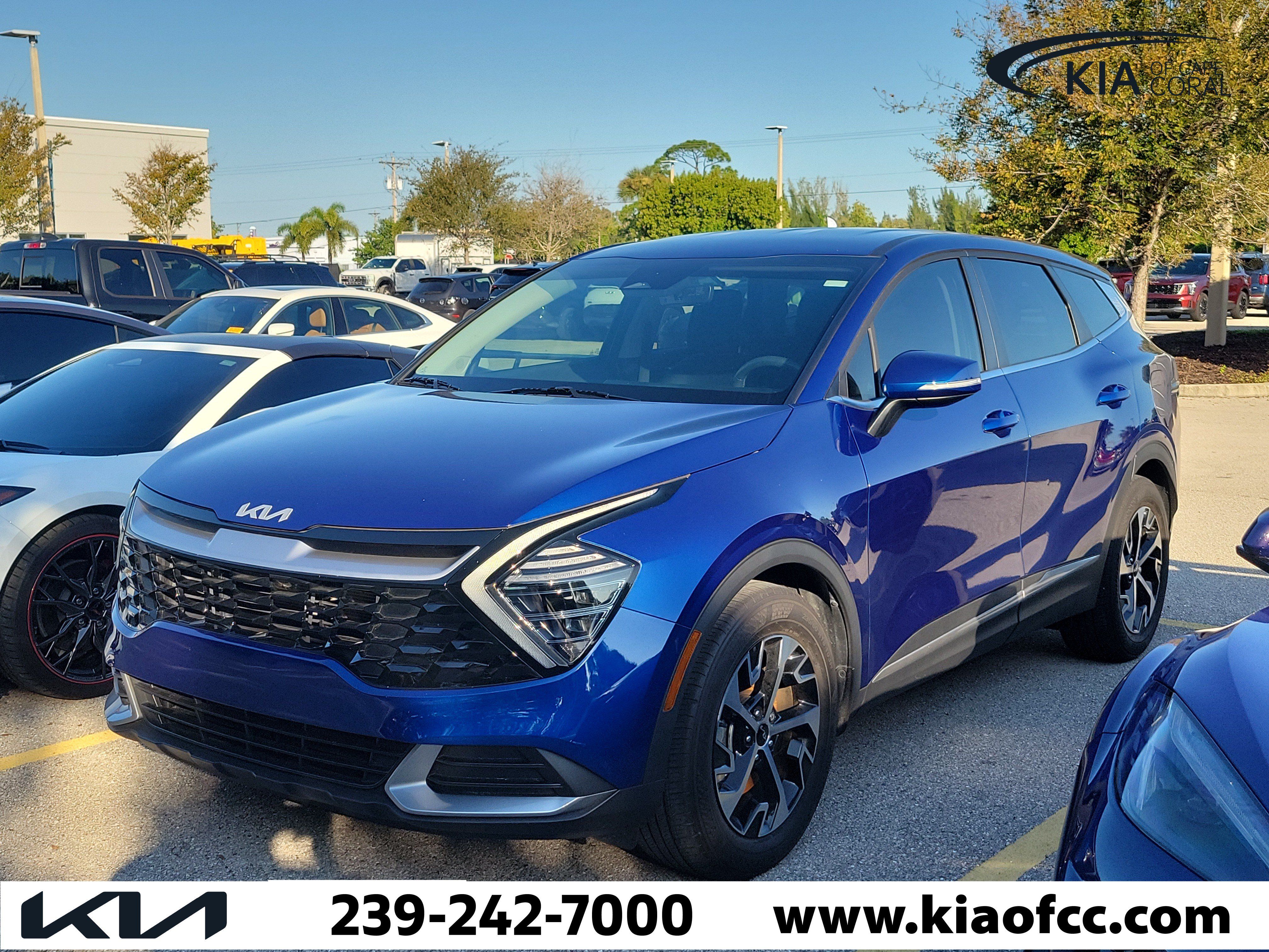 Used 2024 Kia Sportage EX FWD image 3