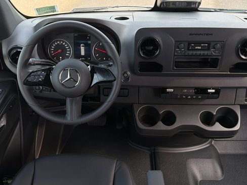 New 2025 Mercedes-Benz Sprinter 2500 image 23