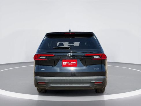 Used 2025 Toyota Grand Highlander AWD image 8