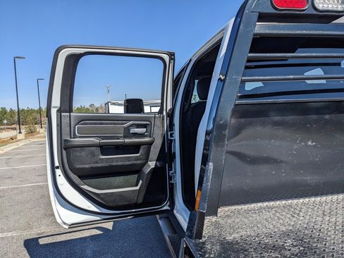 Used 2024 RAM 3500 SLT w/ Quick Order Package 2YG SLT image 47