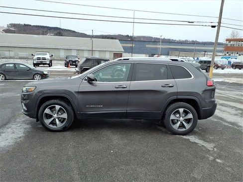 Certified 2019 Jeep Cherokee Limited image 4