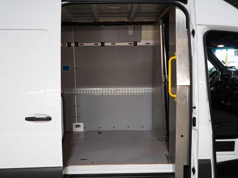 Used 2023 Mercedes-Benz Sprinter 2500 image 20