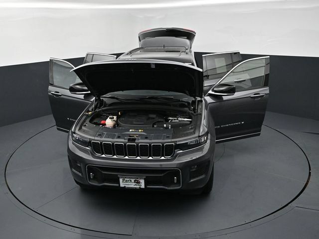Used 2023 Jeep Grand Cherokee Overland AWD/4WD image 25