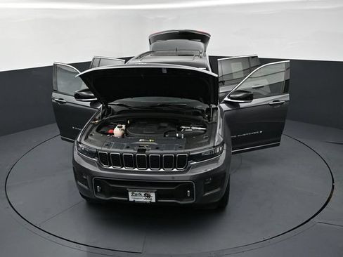 Used 2023 Jeep Grand Cherokee Overland AWD/4WD image 25