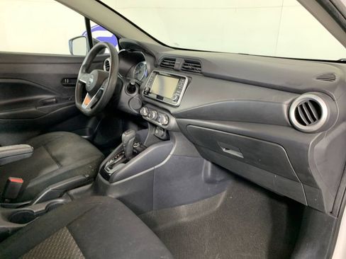 Used 2021 Nissan Versa S FWD image 40