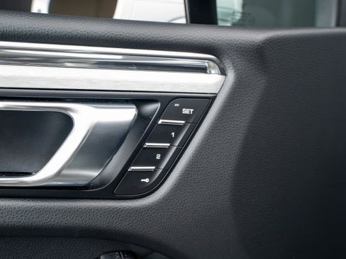 Certified 2026 Porsche Macan AWD/4WD image 30