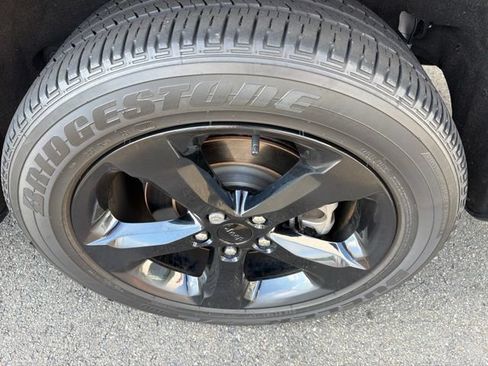 Used 2023 Jeep Grand Cherokee L Laredo AWD/4WD image 12