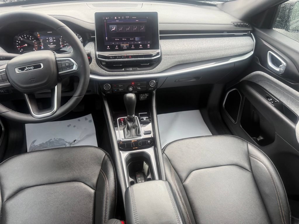 Certified 2024 Jeep Compass Latitude AWD/4WD image 39
