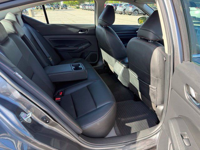 Used 2022 Nissan Altima 2.5 SR FWD image 30