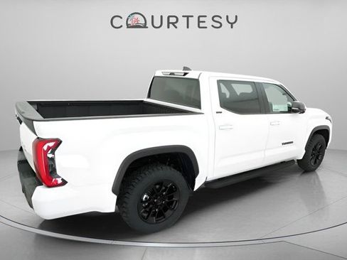 Used 2025 Toyota Tundra SR5 w/ SR5 Premium Package RWD image 26