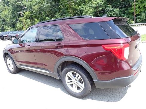 Used 2022 Ford Explorer XLT AWD/4WD image 5