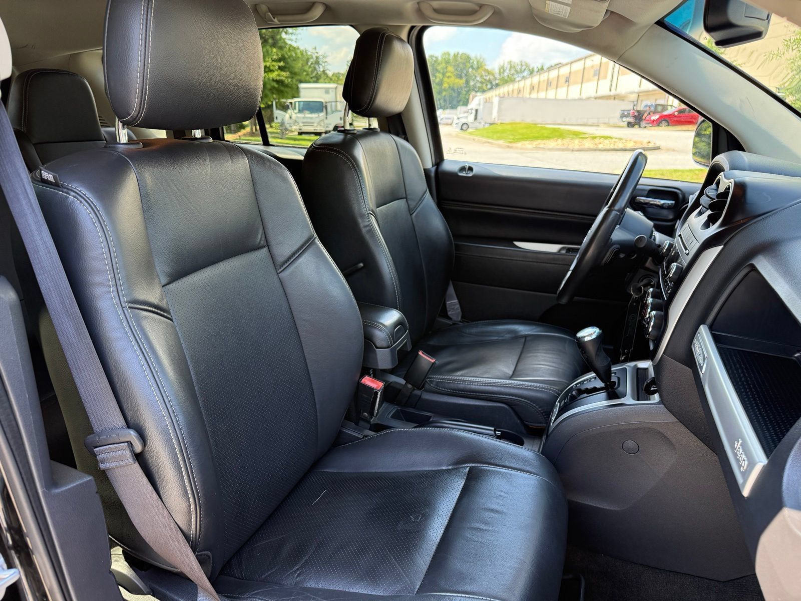 Used 2017 Jeep Compass High Altitude FWD image 36