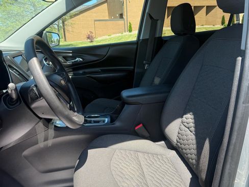 Used 2019 Chevrolet Equinox LT image 9