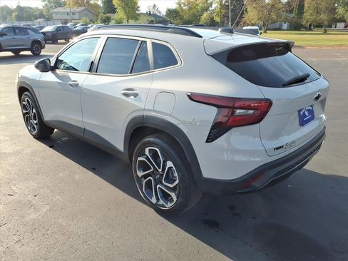 New 2026 Chevrolet Trax RS w/ Sunroof Package image 3