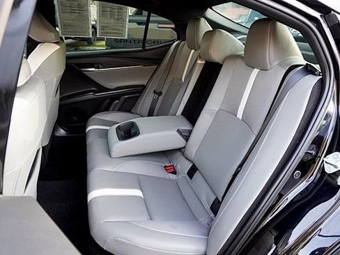 Used 2025 Toyota Camry SE image 14