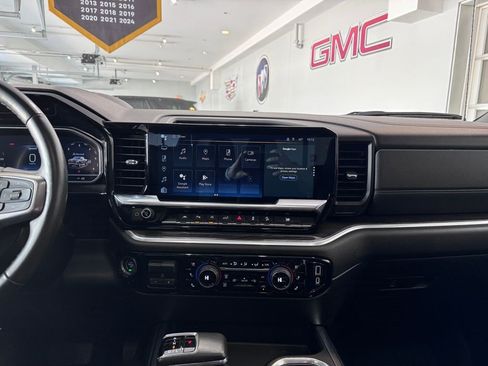 Certified 2022 Chevrolet Silverado 1500 LTZ w/ LTZ Premium Package image 18