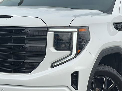Used 2024 GMC Sierra 1500 Elevation w/ Elevation Premium Package image 4
