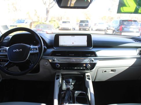 Certified 2022 Kia Telluride S image 24