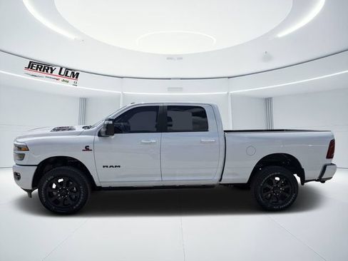 New 2026 RAM 2500 Laramie AWD/4WD image 6