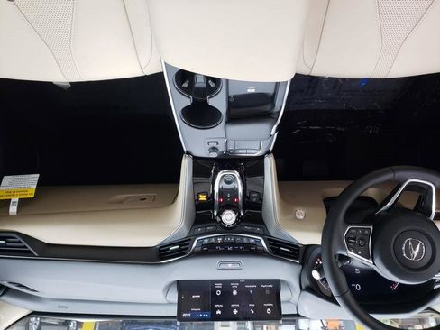 Used 2025 Acura TLX w/ Technology Package image 9