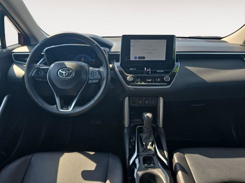 Used 2024 Toyota Corolla Cross XLE AWD/4WD image 9