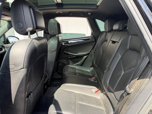 Used 2018 Porsche Macan AWD/4WD image 17
