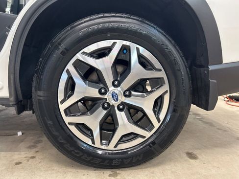 Certified 2024 Subaru Forester Premium AWD/4WD image 24